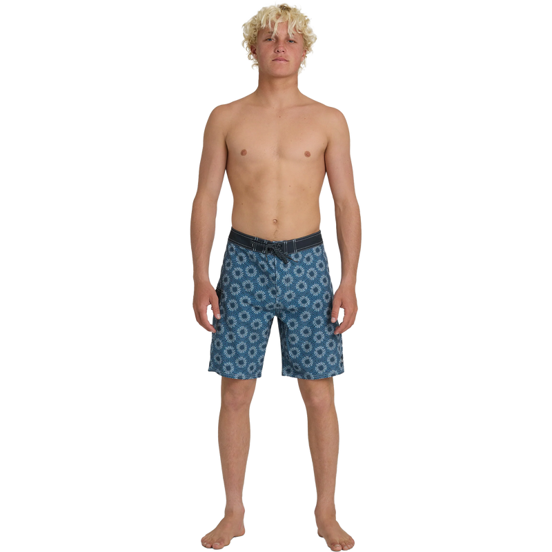 Men's Ocean Mayhem 19" Boardshort, Quiksilver Men's Ocean Mayhem 19" Front
