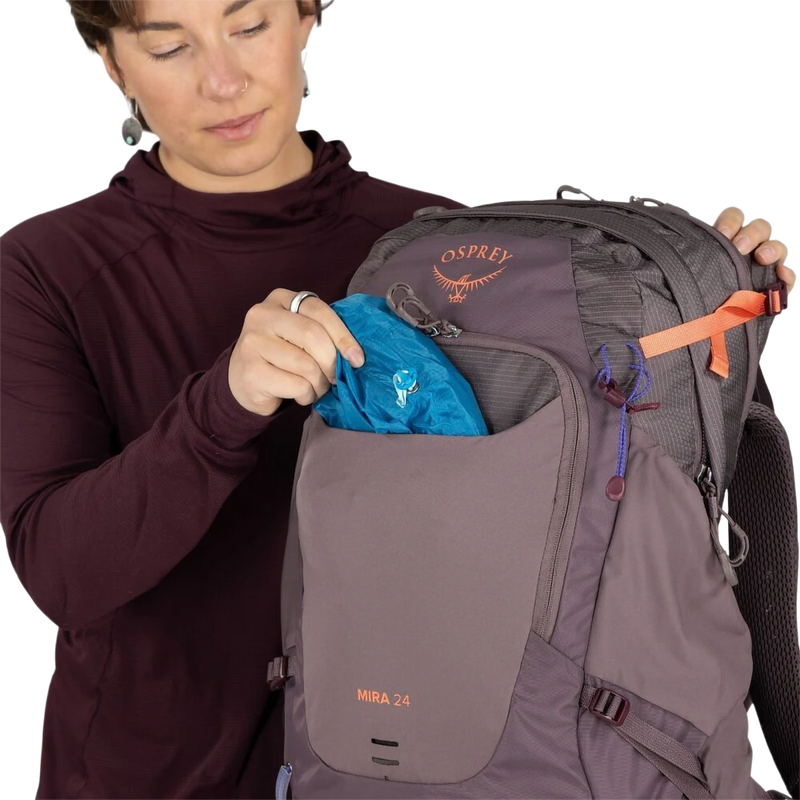 Mira 24 with Reservoir, Osprey Mira 24 with Reservoir in Graphite Purple with model