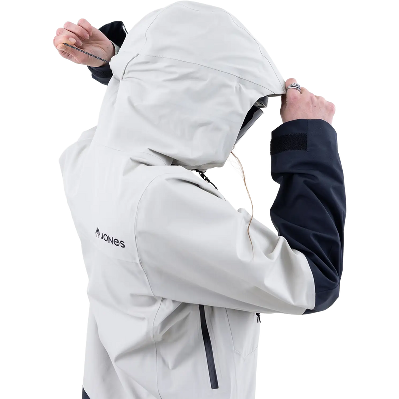 Women's Shralpinist Stretch Recycled 3L Jacket, Jones Snowboards Women's Shralpinist Stretch Recycled 3L Jacket in Smoke Gray Stealth Black back right hood