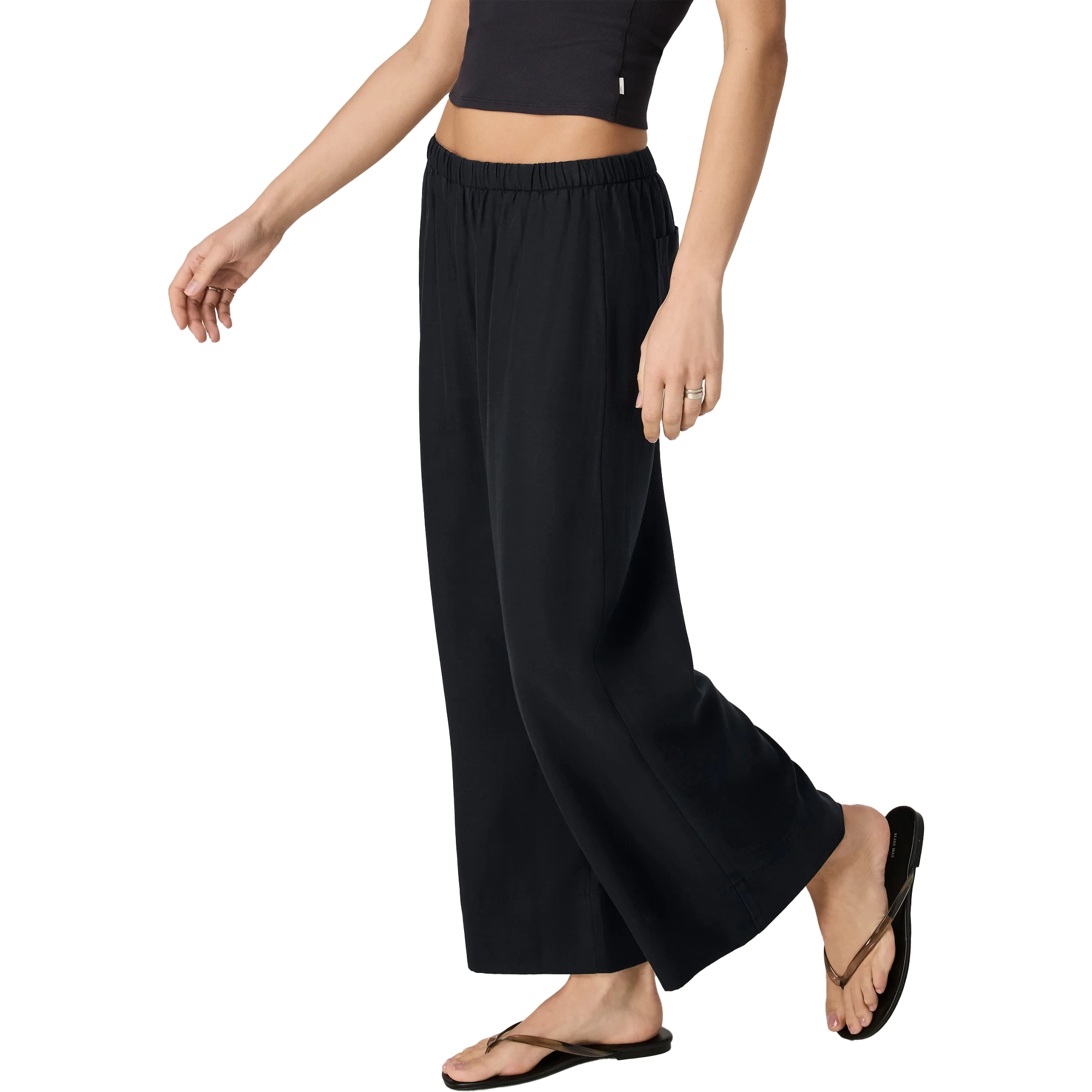 Vuori Women's Trestles Twill Everyday Crop Wideleg 3/4 Front