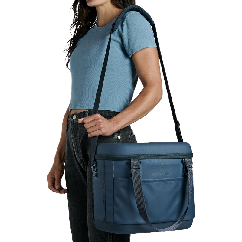 Carryout Cooler 15L, Hydro Flask Carryout Cooler 15L Over Shoulder