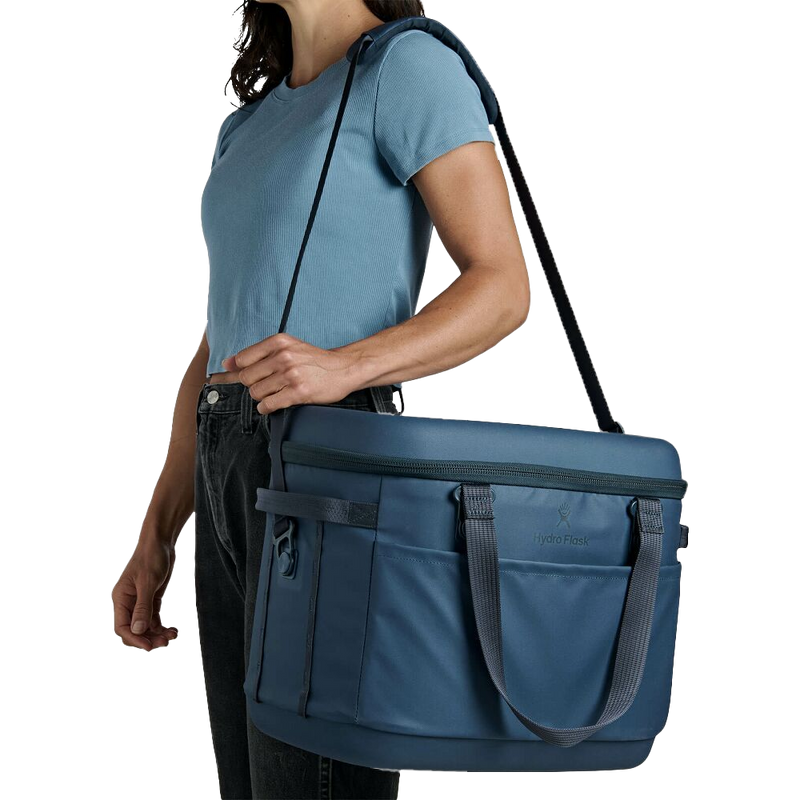 Carryout Cooler 30L, Hydro Flask Carryout Cooler 30L Over Shoulder