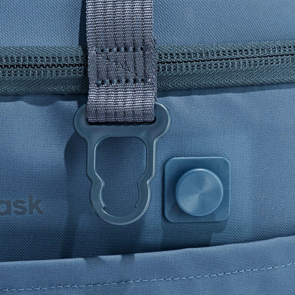 Carryout Cooler 30L alternate view