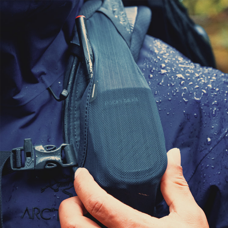 Baltoro 65, Gregory Baltoro 65 Front stuff pocket with walkie talkie