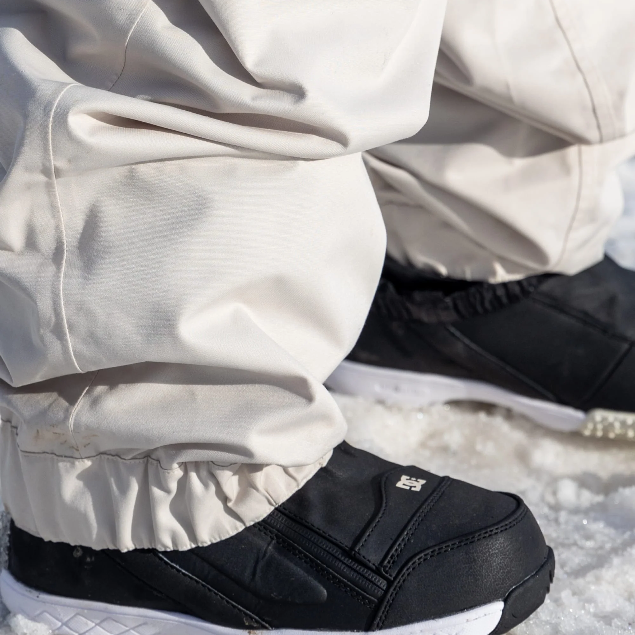 Women's Outline Shell Pants alternate view