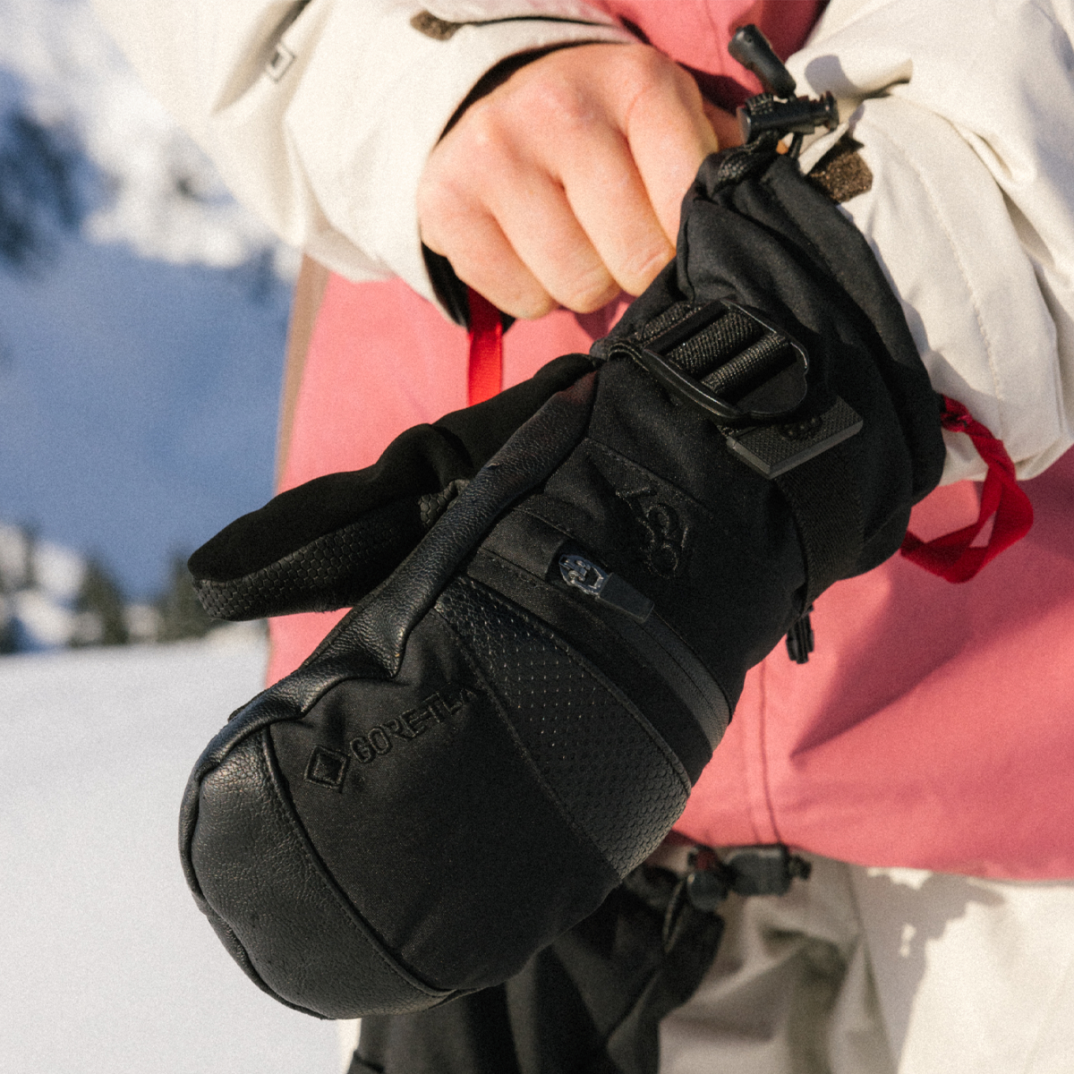 Women's Gore Tex Smarty 3-in-1 Gauntlet Mitt alternate view