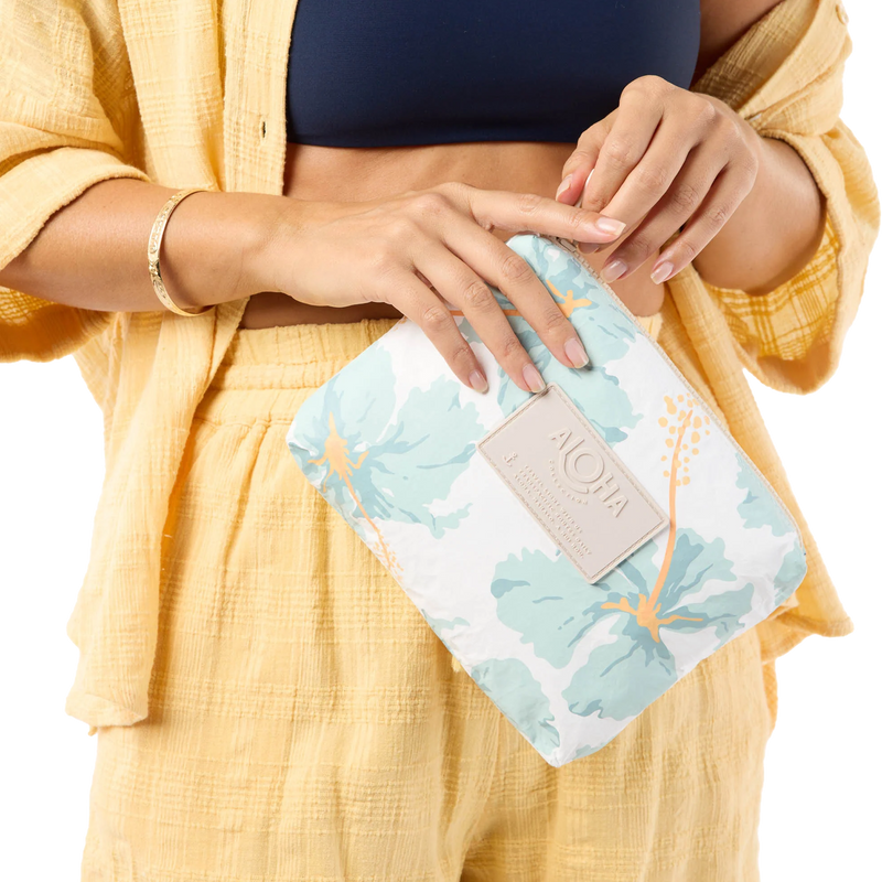 Tahaa Small, Aloha Collection Tahaa Small in Hand
