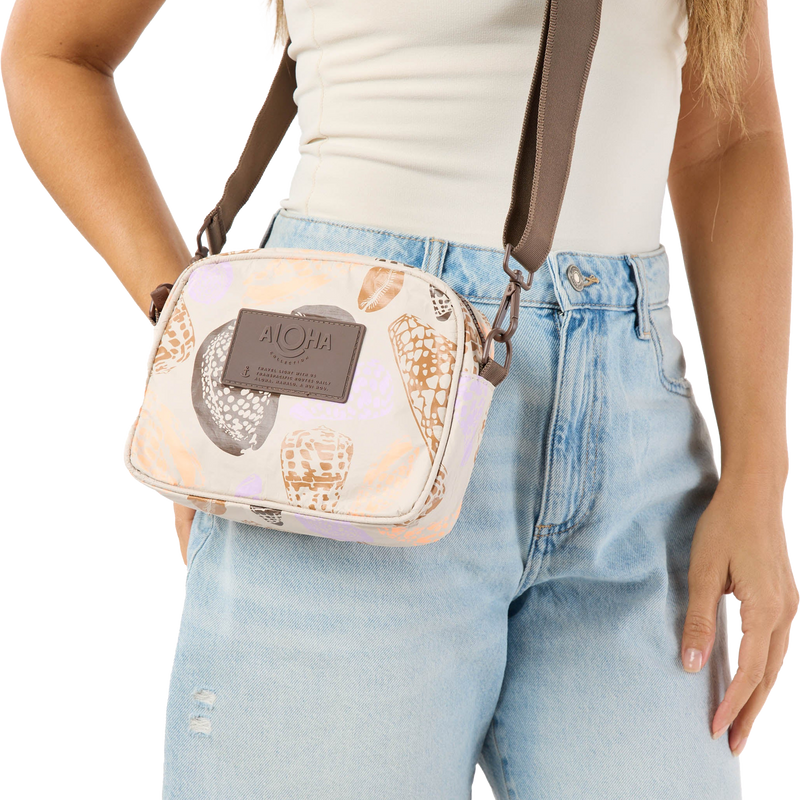 Shoreline Le Tour, Aloha Collection Shoreline Le Tour on Model