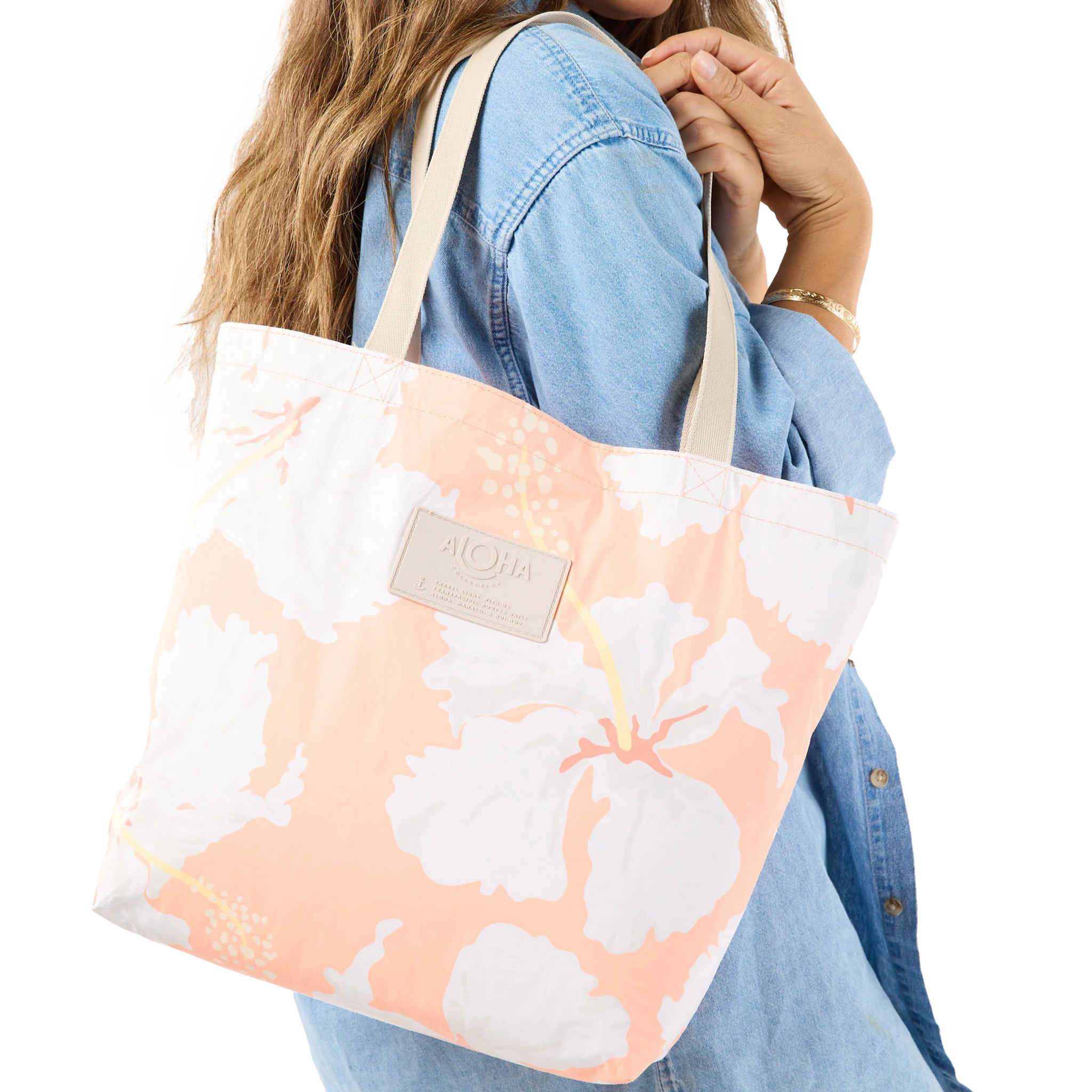 Tahaa Reversible Tote alternate view