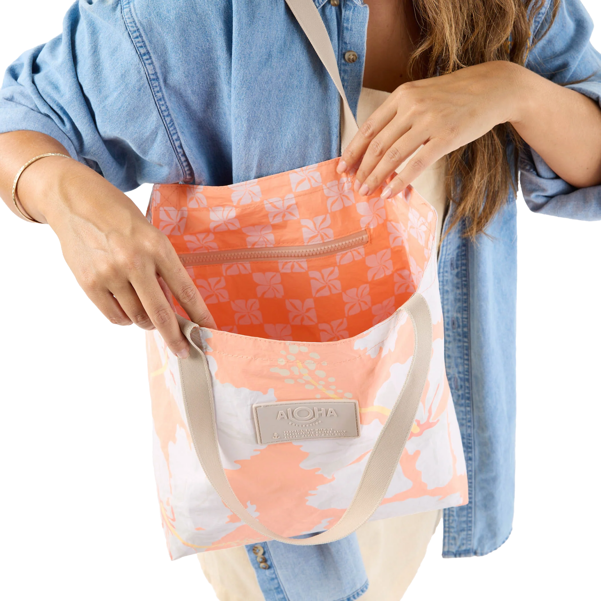 Tahaa Reversible Tote alternate view