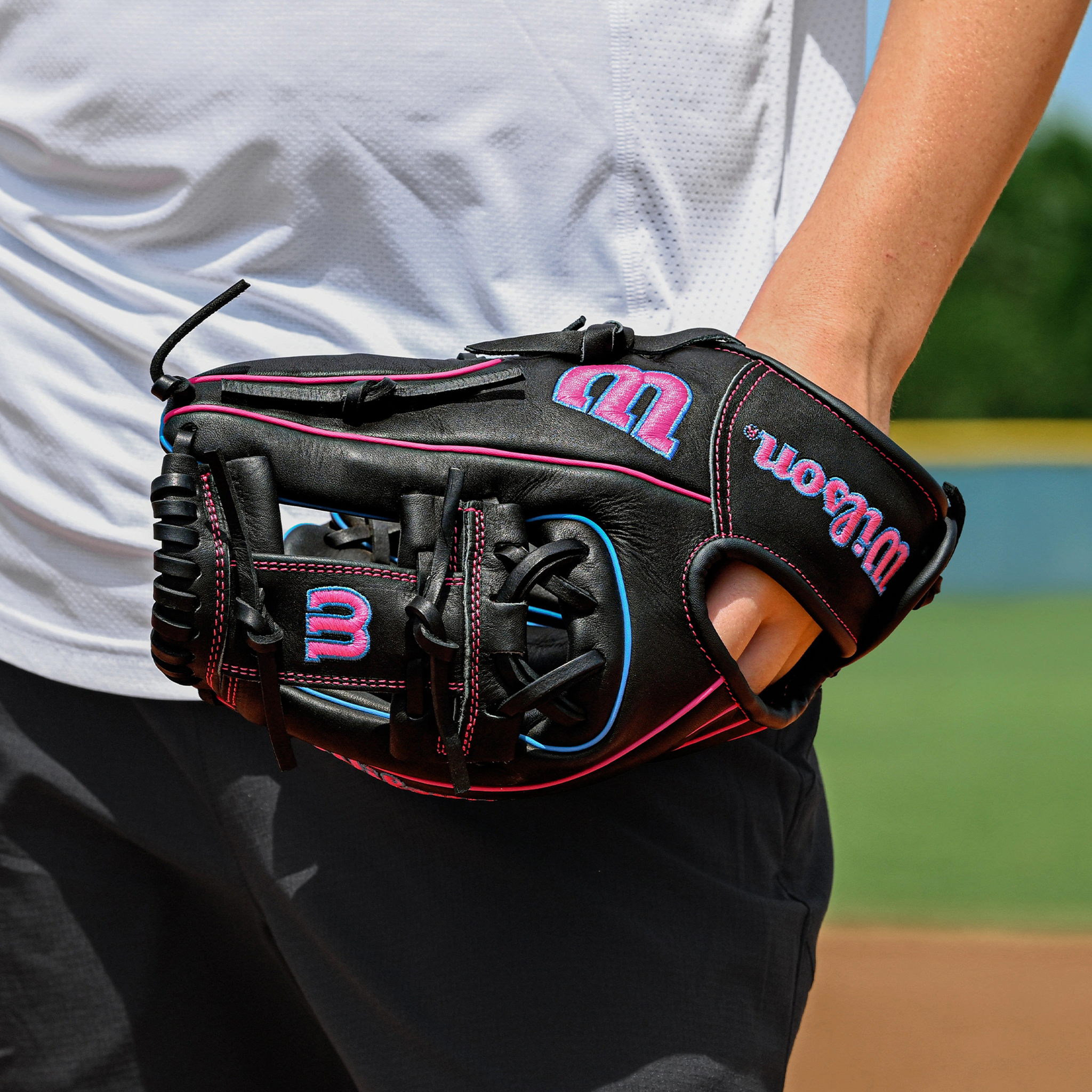 A1000 DP15 11.5” Infield Baseball Glove alternate view