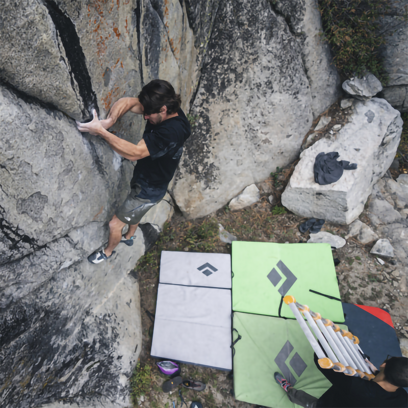 Circuit Z Crash Pad, Black Diamond Circuit Z Crash Pad in 1016-Pewter bouldering