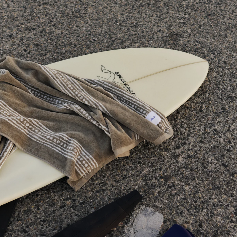 Cedar Towel, Katin Cedar Towel Lifestyle