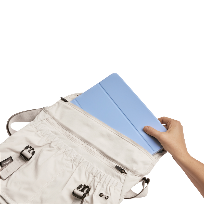Cinch Messenger Bag, Bellroy Cinch Messenger Bag tablet storage