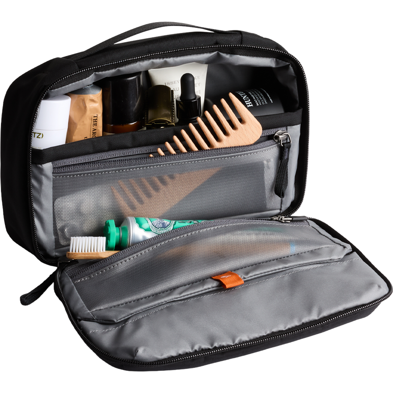 Hanging Toiletry Kit, Bellroy Hanging Toiletry Kit detail