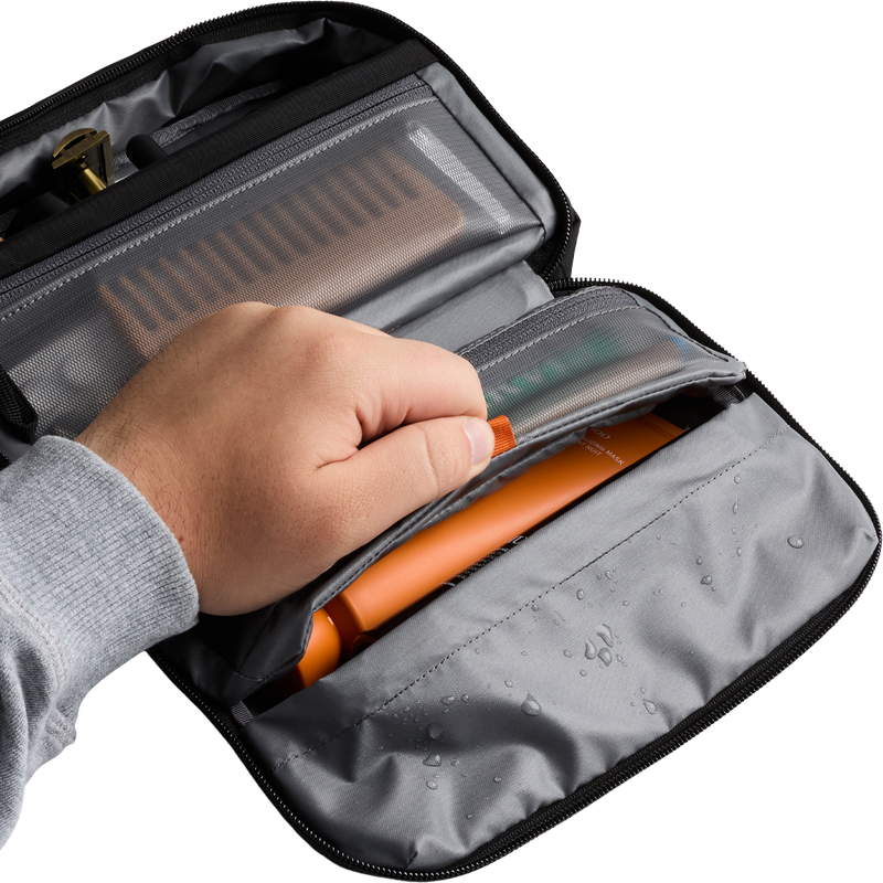 Hanging Toiletry Kit, Bellroy Hanging Toiletry Kit compartment