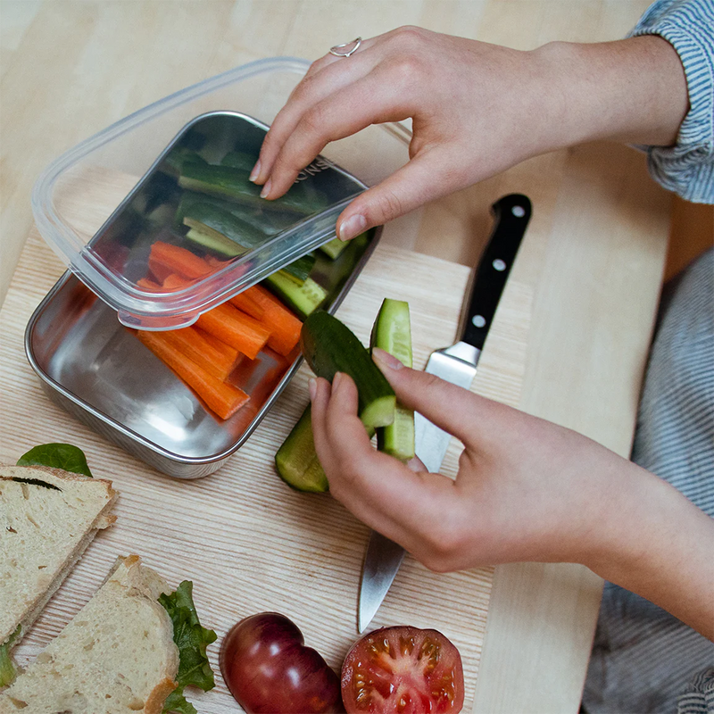 Rectangle Container 25oz, U-Konserve Rectangle Container 25oz in clear with food and model