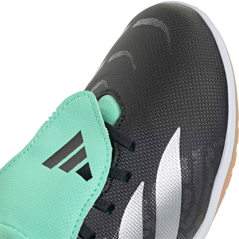 Youth Predator Club FT Indoor Sala, Adidas Youth Predator Club FT Indoor Sala in Core Black Siler Metallic Pulse Mint toe detail