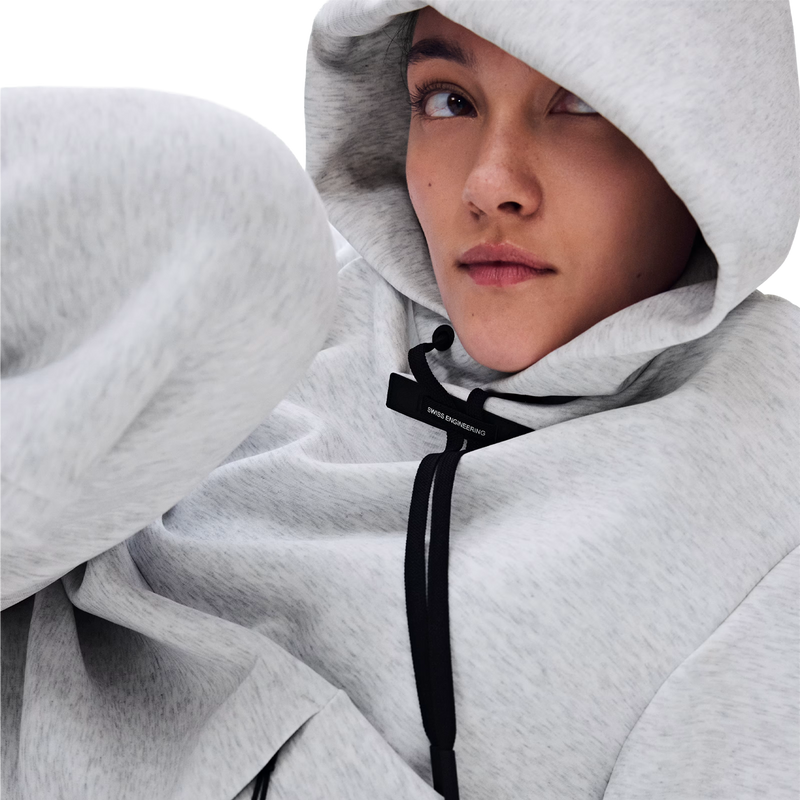 Women's Focus Tech Hoodie, On Women's Focus Tech Hoodie  in Crater hoodie detail