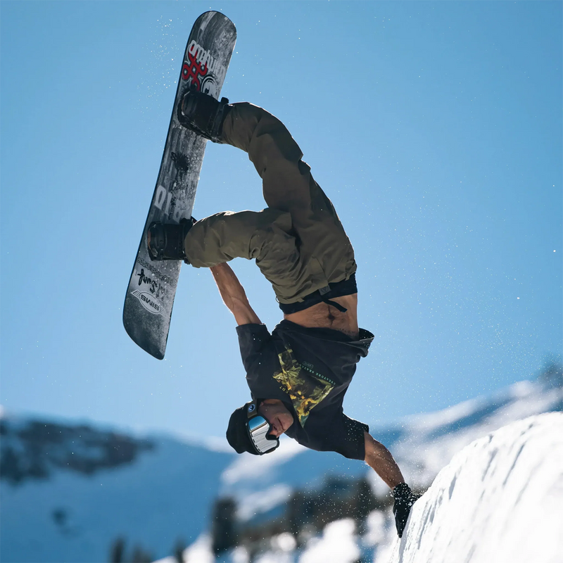 T32M FASE, ThirtyTwo T32M Fase on snowboarder
