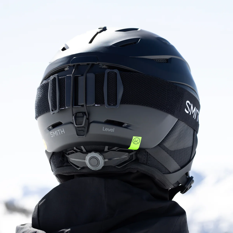 Level MIPS Round Contour Fit, Smith Sport Optics Level MIPS back view on rider