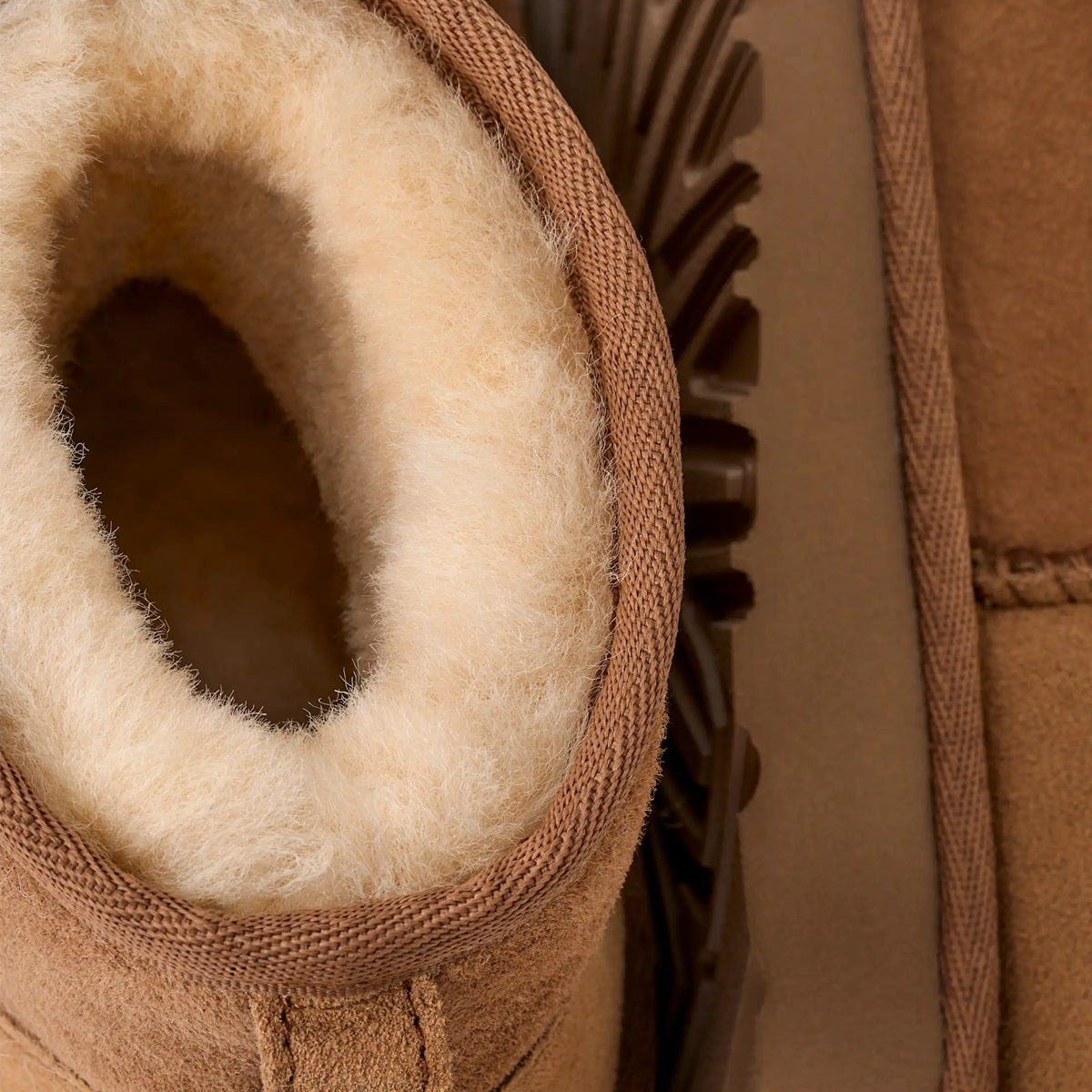 UGG Youth Classic Mini II in Chestnut lining detail