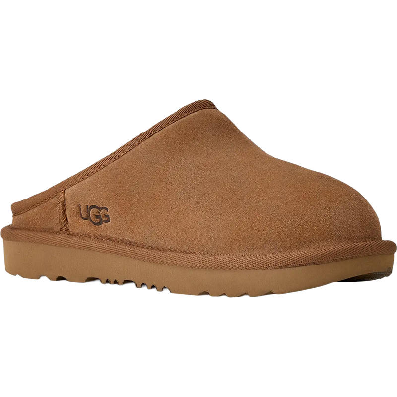 UGG Youth Classic Slip-On in Chestnut angled
