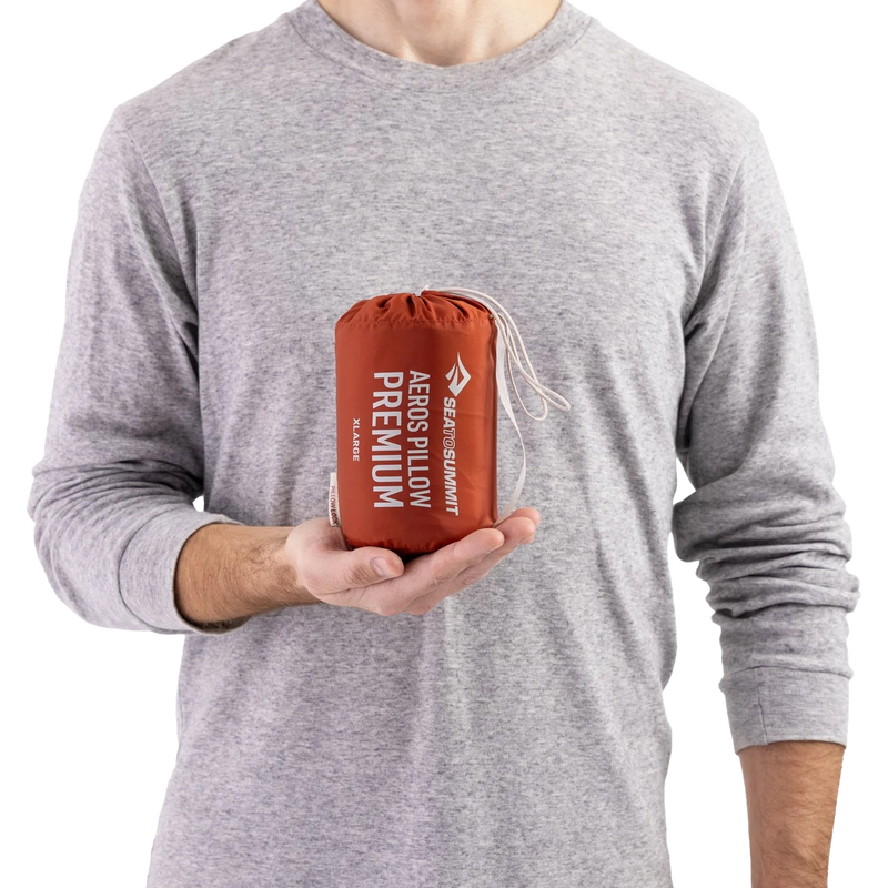 Aeros Premium Pillow XL, Sea to Summit Aeros Premium Pillow XL in hand