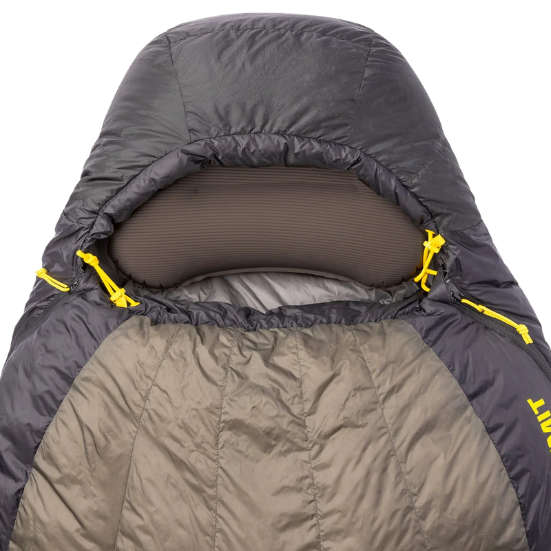 Aeros Ultralight Pillow Regular, Sea to Summit Aeros Ultralight Pillow in sleeping bag hood