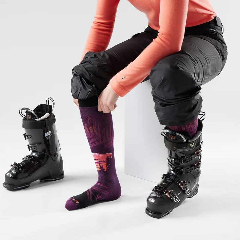 Women's Ski Full Cushion Alpine Auroras OTC Socks, Smartwool Women's Ski Full Cushion Alpine Auroras OTC Socks on feet