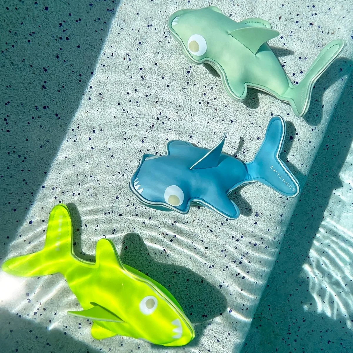 Dive Buddies Salty the Shark Set of 3 alternate view