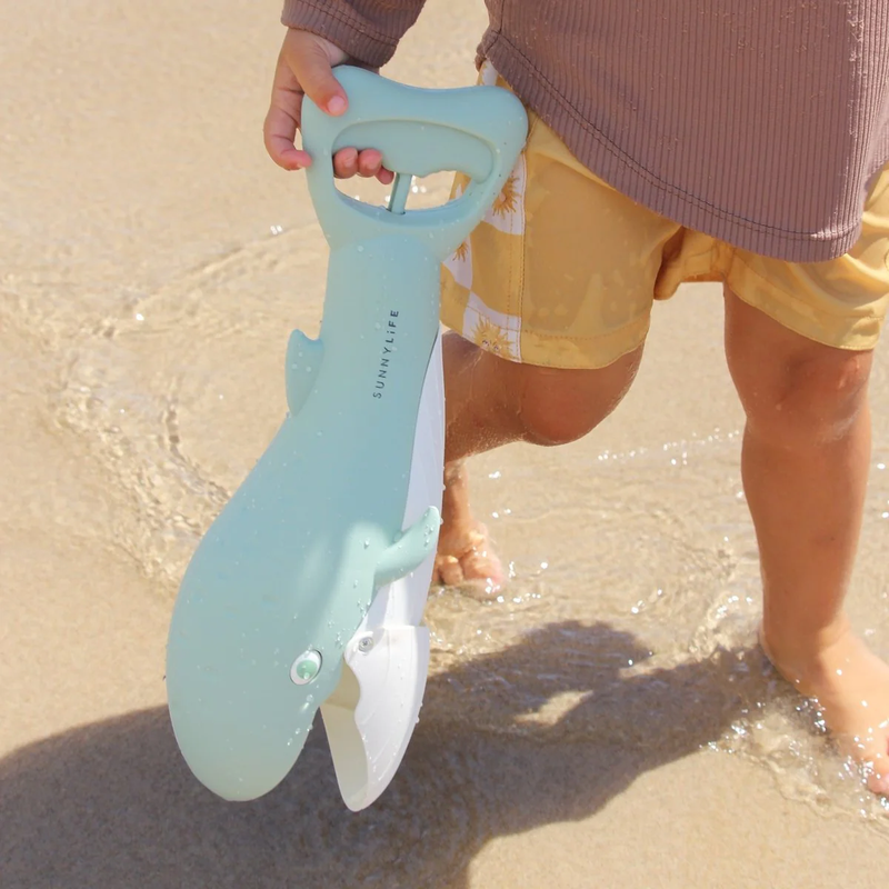 Sand Claws Whale, Sunnylife Sand Claws Whale in Green with model