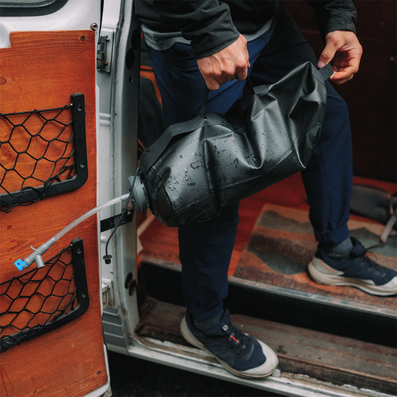 Seeker 10L, Hydrapak Seeker 10L Lifestyle