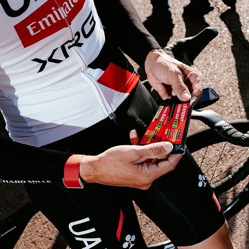 C2:1PRO Carbo Bar, Enervit C2:1PRO Carbo Bar single bar in hand