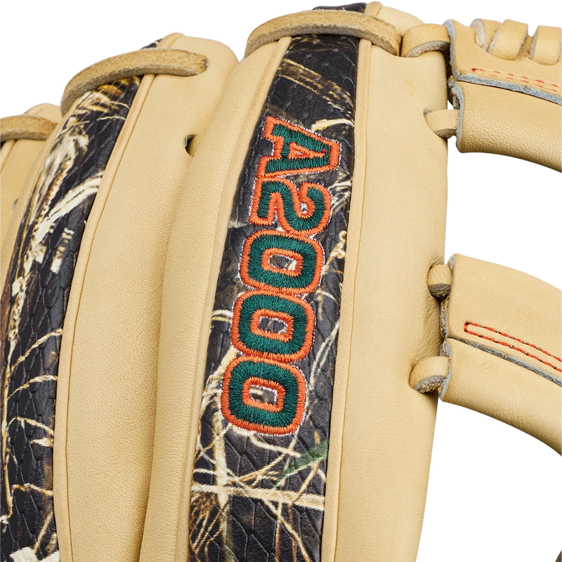 A2000 Gunnar IF - 11.75" Single Post, Wilson A2000 Gunnar IF - 11.75" Single Post in Blonde Camo A2000 embroider detail