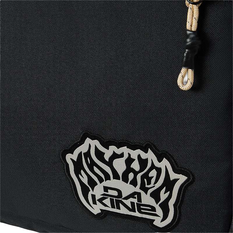 DaKine Low Roller Snowboard Bag X Mayhem in Mayhem Marron with artwork detail