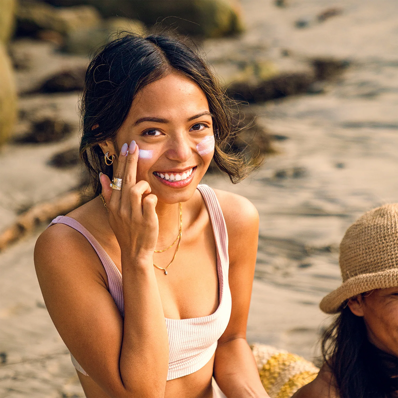 Adventure Sport Mineral Sunscreen SPF 50, Adventure Sport Mineral Sunscreen SPF 50 model application