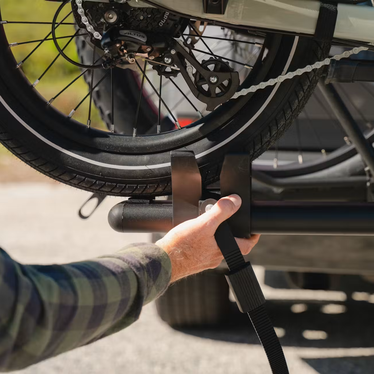 Aventon Hitch Rack Pro alternate view