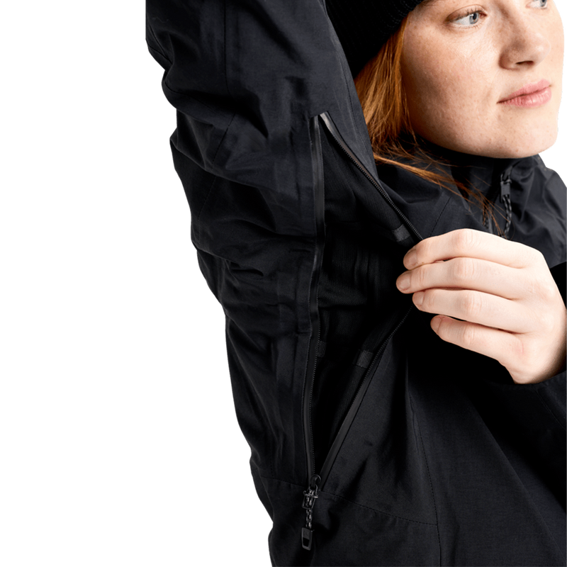 Women's AK Upshift GORE-TEX 2L Jacket, Burton Women's AK Upshift GORE-TEX 2L Jacket in True Black vent detail