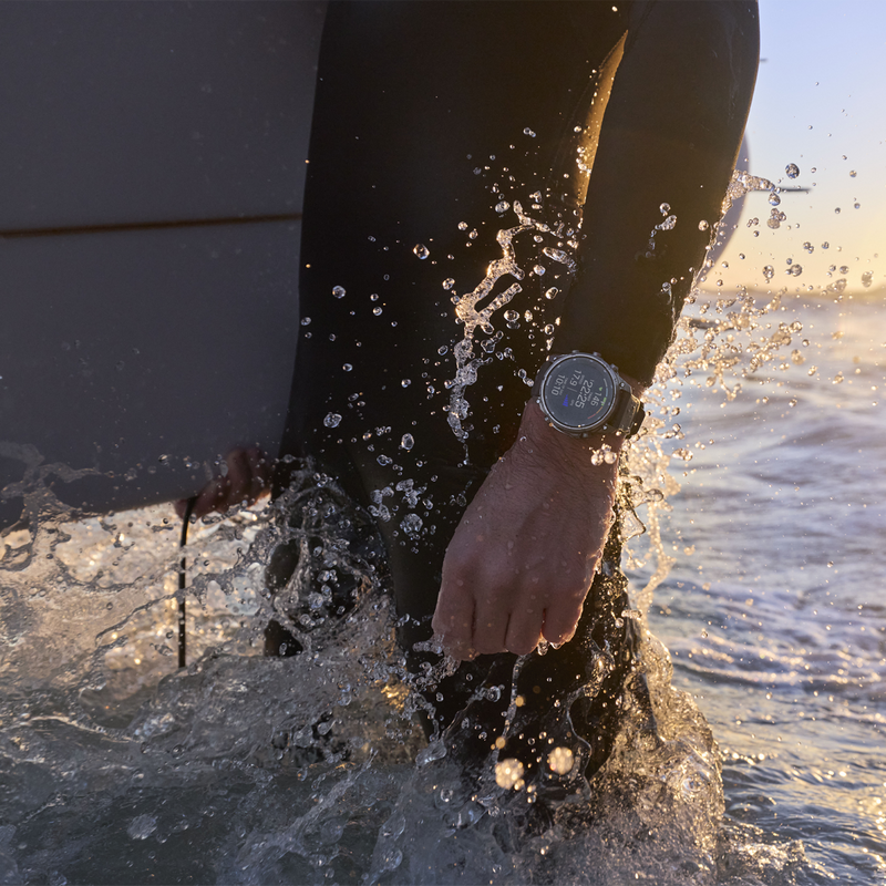 Fenix 9 Pro Solar - 51mm, Garmin Fenix 9 Pro Solar on surfer