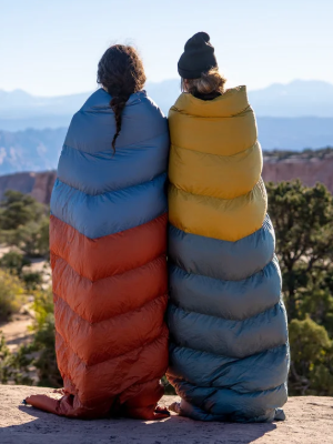 SLEEPING BAGS & PADS