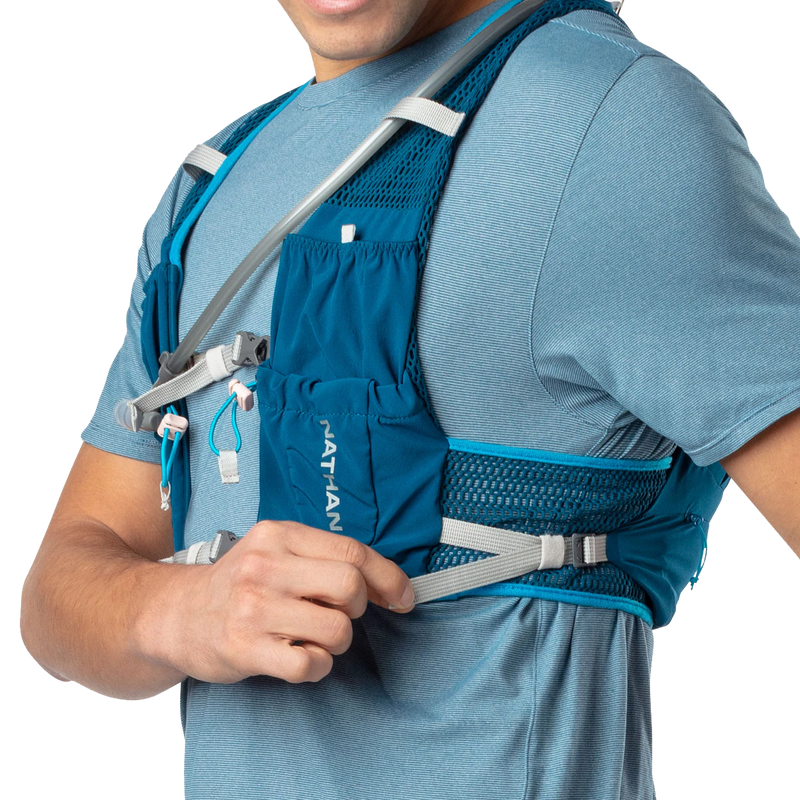 VaporAir 4 L Liter Hydration Vest, Nathan VaporAir 4 L Liter Hydration Vest cinch strap