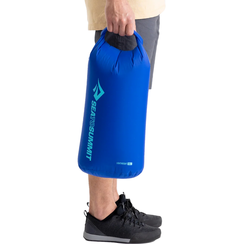 Lightweight Dry Bag 13L, Sea to Summit Lightweight Dry Bag 13L carry