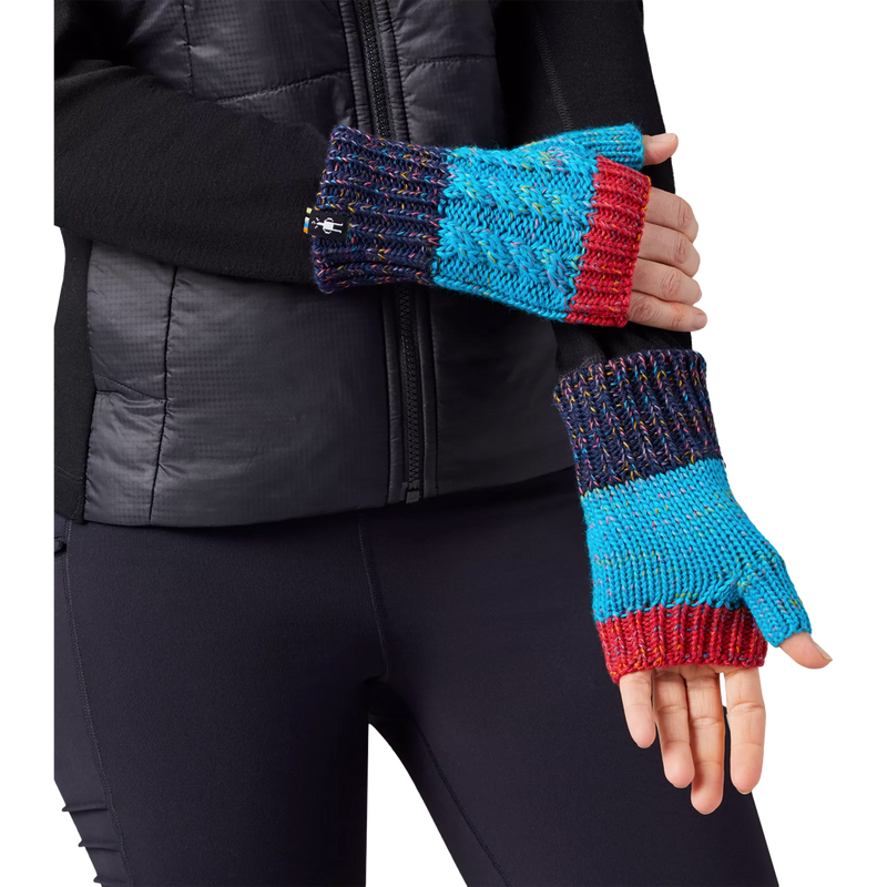 Women's Isto Hand Warmer, Smartwool Women's Isto Hand Warmer on hands